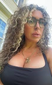 Colleen Pollard's Instagram, Twitter & Facebook