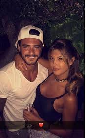 Photo Melanie Dedigama Bastien Remplace Par Un Prince De L Amour Gossip