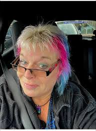 Ellen Hack's Instagram, Twitter & Facebook