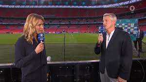 19 bilder jessy wellmer und bastian schweinsteiger berichten für die ard über die em. V6rorzmvrxfknm
