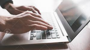 Nuestras lecciones gratuitas de mecanografía, suministran un paquete de cómo mecanografiar completo. Habilidad Para Cursos De Mecanografia Hombre Manos En El Teclado De La Computadora Portatil Mejora De Las Tecnicas Y Calificacion Ejercicios De Entrenamiento Con Los Dedos Fotos Retratos Imagenes Y Fotografia De