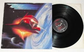 Les membres de ce trio sont billy gibbons (chant et guitare), dusty hill (chant et basse) et frank beard (batterie). Zz Top Afterburner Vinyl
