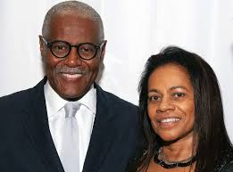 Howard Sandifer's Instagram, Twitter & Facebook