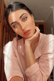 Dia e noite: Helena Silvarolli e Elisa Zarzur ensinam truques de maquiagem  | Metrópoles