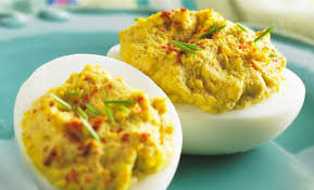 Può essere uno degli antipasti della tavola di pasqua. Uova Ripiene Con Tonno L Antipasto Veloce Leitv