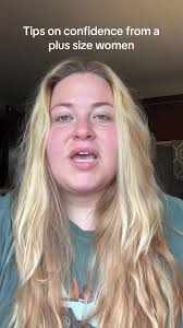 How to Be Confident at A Bar Plus Size