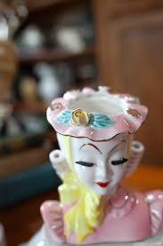 Jarrón con cabeza vintage