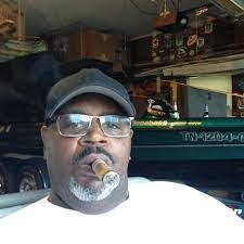 Dexter Gardner's Instagram, Twitter & Facebook