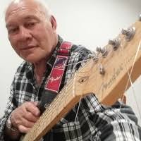 30+ "Daniel Tana" profiles