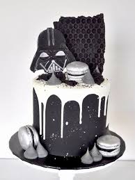 Hier kommt das rezept für außergewöhnliche und leckere wookiee cupcakes. Star Wars Birthday Party Ideas Star Wars Birthday Cake Birthday Cakes For Men Cool Birthday Cakes