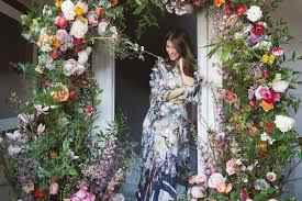 After she carefully climbs up the plant to reach him, she accepts his gift and the pair form an almost perfect heart shape. Best Of The Bunch How To Care For Cut Flowers Home The Sunday Times