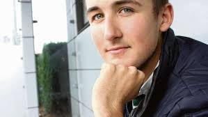 Schulsprecher Max Moses Bonifer tritt zurück, weil er Opfer von  antisemitischen Anfeindungen geworden ist: Die Integration sei gescheitert.