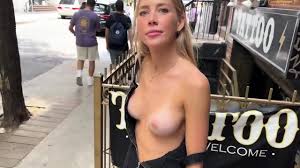 Strawberry Shawn - Naked In Public - EPORNER