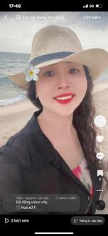 Bãi biển cách villa 300 m ( 3 -5 phút đi bộ ). Trong xanh , sạch sẽ đặc  biệt có quán hải sảm chill chill giá bình dân phục vụ quí khách nha