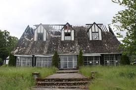 Aug 21, 2020 · it's true that forks, washington, is a real place, but the twilight movies have been filmed in many different places, with much of the scenery, surprisingly, having been filmed in oregon. Twilight Movie Prom Scene Location The View Point Inn Twilight Movie Twilight Road Trip Fun