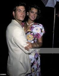 Scopri ricette, idee per la casa, consigli di stile e altre idee da provare. Actor Patrick Swayze And Actress Brooke Shields Attend The Party To Brooke Shields Patrick Swayze Fashion
