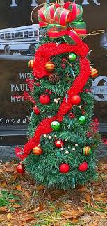 Cemetery Christmas Tree Made From A Tomato Cage Making This For Mom Today Christmas Decorations Wreaths Christmas Arrangements Christmas Fireplace