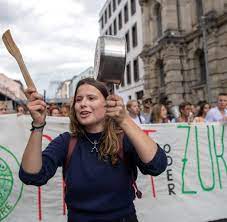 Das wollen die leute von ihnen wissen. Luisa Neubauers Buch Vom Ende Der Klimakrise Wissenschaftler Ordnen Ein Welt