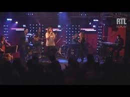 Au Cafe Des Delices Paroles Chimene Badi Ft Julie Zenatti