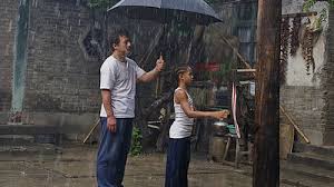 What's happening in this movie clip?mr han (jackie chan) takes dre (jaden smith) to meet li (yu rongguang) at the fighting dragon studio to make peace. The Karate Kid Movie Review Film Summary 2010 Roger Ebert