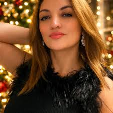 bestof2025 I didn't blow up overnight. I showed up daily, even when nobody  was watching. I dropped a video every Monday for years. Then Tuesday. Then  Wednesday. Before you knew it, I