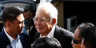 Maksud, dalil dan contoh 1 year agoumar al khattab : Berita Datuk Sri Mohd Najib Bin Tun Haji Abdul Razak Pendukung Najib Razak Sumbang Uang Dan Gelang Emas Buat Bayar Jaminan Bebas Bersyarat Merdeka Com