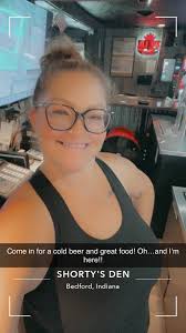 Come in for lunch and beat the heat!! We have cold beer, great food and me  for ur entertainment!! Lol