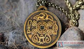 Perbedaan Money Amulet Asli Dan Palsu Amulet Mantra Produk
