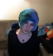 Scene Boy Dyed Hair Half Head Blue Hair Green Hair Cute Emo Boy Cute Scene Boys Scene Boys Hair