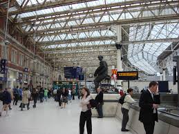 File Waterloo Station Concourse Jpg Wikimedia Commons