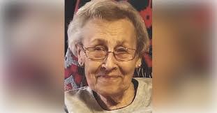 Mallory Huddleston's Instagram, Twitter & Facebook