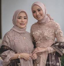 Maybe you would like to learn more about one of these? Model Baju Wisuda Sma