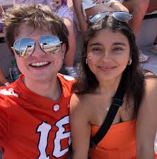 Interested in studying abroad? Today we are hosting a special Q&A in our  stories with Alyssa Colannino about CIS Abroad opportunities! She studied  abroad in Sorrento Italy this past spring. While Alyssa