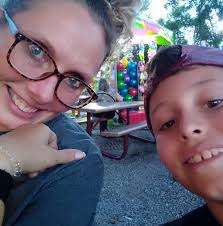 HELP!!! Newbie here🤚 How can I remove the gold vinyl?!?!?