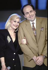 Raffaella carrà, riferisce japino si è spenta alle ore 16.20 di oggi, dopo una malattia che da qualche tempo aveva attaccato quel suo corpo così minuto eppure così pieno di straripante energia. Raffaella Carra Wikiwand