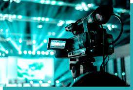 Large live streaming events typically have several people working behind the scenes—the event group—to make them successful. Live Streaming Technik Veranstaltung Online Streamen Phoenix Events