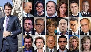 Per il movimento 5 stelle, con il taglio di 345 stipendi da 13 mila euro al mese si risparmierà tantissimo: Crisi Di Governo Subito Al Voto O Taglio Dei Parlamentari Partiti Divisi