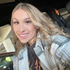 Hannah Beattie's Instagram, Twitter & Facebook