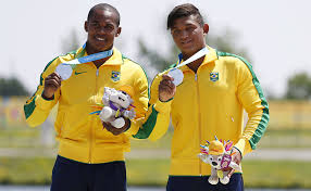 May 28, 2021 · isaquias queiroz fez história ao se tornar o primeiro brasileiro a conquistar três medalhas em uma única edição de jogos olímpicos. Isaquias Queiroz Perde Para Alemao E Leva O Bronze No Mundial De Canoagem 25 08 2018 Esporte Folha
