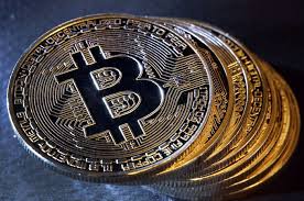 From www.coingenius.news naik turunya harga coin atau bitcoin itu sudah biasa dalam dunia crypto gan, dengan begitu kita dan para trader bisa mengambil yang namanya komoditas akan ada naik turun nya ga akan harga akan selalu naik terus menerus, emas aja ga selalu harga naik. Milenial Berburu Bitcoin Selama Pandemi Investor Generasi Tua Masih Memilih Emas Semua Halaman Nextren Grid Id