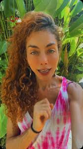 Sim, estamos frustrados por que @oficialfernandatorres não levou o prêmio.  Mas a crítica vai além do coração partido ela é uma reflexão importante  sobre quais são as mensagens que essa premiação traz ...