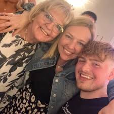 Paula Stead (@paulasteady)