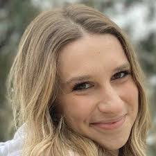 Jeri Sharp's Instagram, Twitter & Facebook