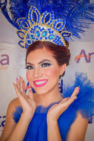 Ya llega el Carnaval🎊🎉 Visítanos tenemos las mejores opciones en peinado  y maquillaje ☺️ Producción: Tocado:Giovanna Nuñez Peinado: Elda Campos  Maquillaje: Anita Arauz Photografia: José Ignacio Araúz