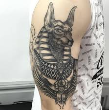 110 Agyptische Anubis Tattoos Designs Und Ideen 2018 Agyptische Anubis Designs Ideen Tattoos Anubis Tattoo Tattoo Vorlagen Frauen Tattoo Ideen
