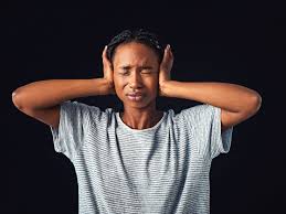 Socorro, tem um inseto no meu ouvido! Entenda sinais e saiba o que fazer -  08072022 - UOL VivaBem