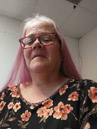 Sabrina Walling's Instagram, Twitter & Facebook