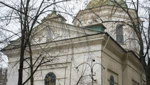 Obiecte de cult din metale prețioase, veșminte arhierești, cărți de cult ferecate în argint aurit și cu reprezentative scene biblice executate în email, donate bisericii de către personalitați care au trecut pragul acestui sfânt lăcaș. Parohia Sfantul Spiridon IaÈi