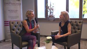 She is a sports scientist and sports therapist in orthopedics and rheumatology at dvgs (german association for physical fitness. Faszien In Bewegung Experteninterview Gunda Slomka Und Barbara Raab Youtube
