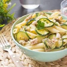 Pasta Con Zucchine E Tonno Fatto In Casa Da Benedetta Rossi Ricetta Nel 2020 Pasta Con Zucchine Cibo Etnico Ricette